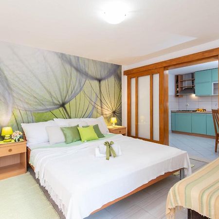 Apartments Lenka Orebić Екстериор снимка