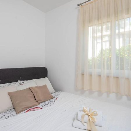 Apartments Lenka Orebić Екстериор снимка
