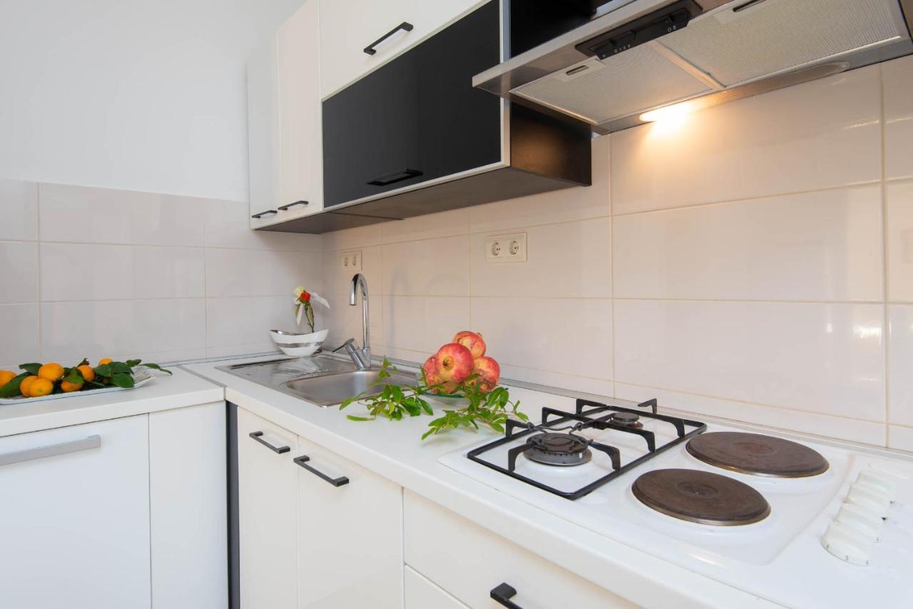 Apartments Lenka Orebić Екстериор снимка