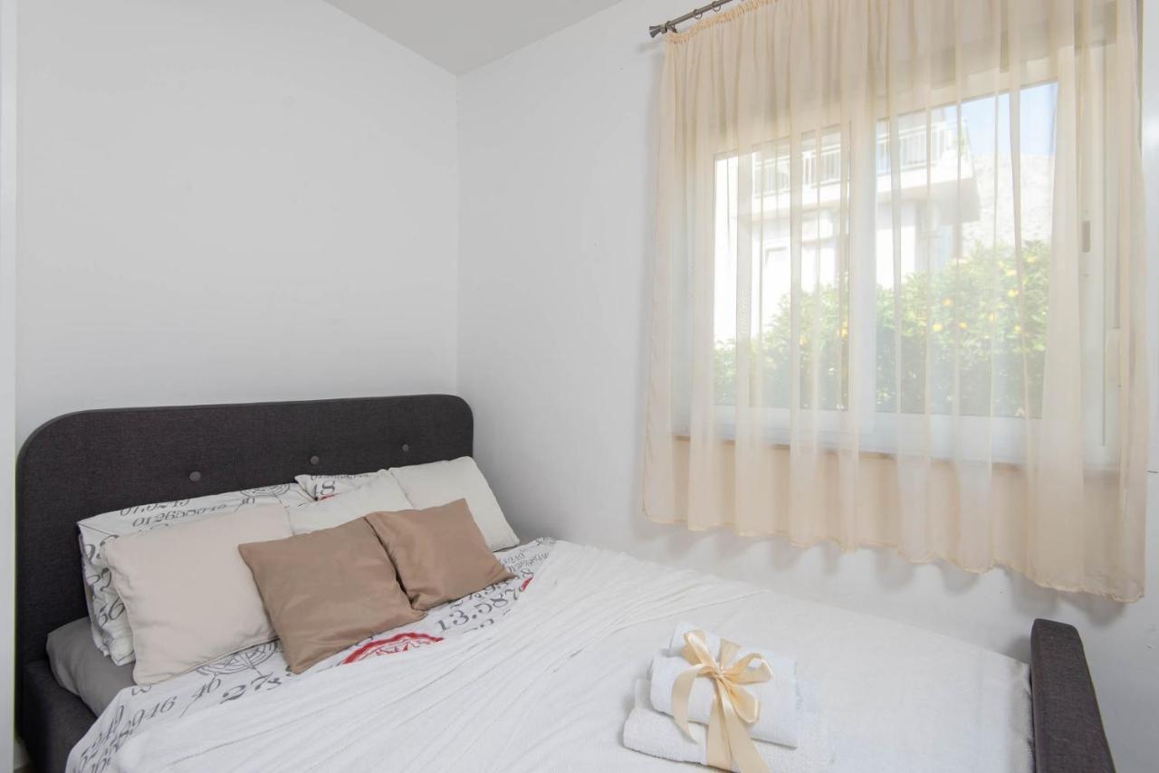 Apartments Lenka Orebić Екстериор снимка