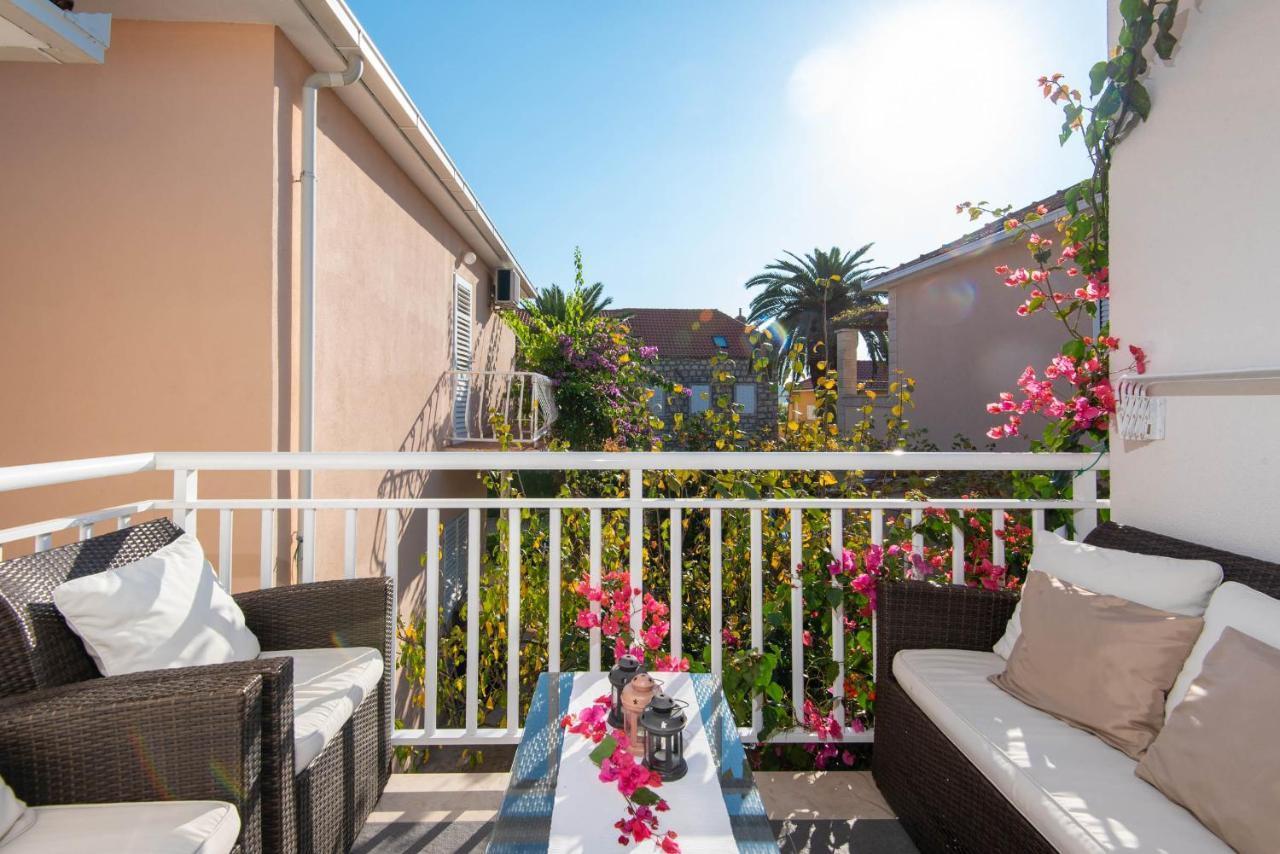 Apartments Lenka Orebić Екстериор снимка