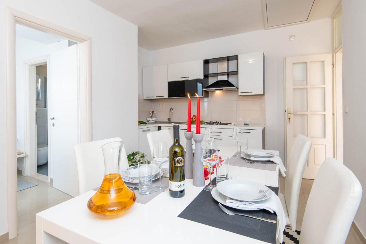 Apartments Lenka Orebić Екстериор снимка